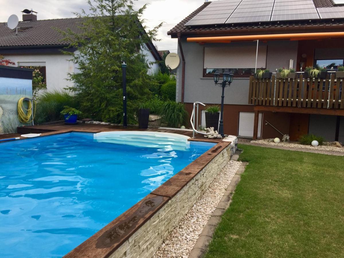 Ferienwohnung Schwarz Sersheim ภายนอก รูปภาพ