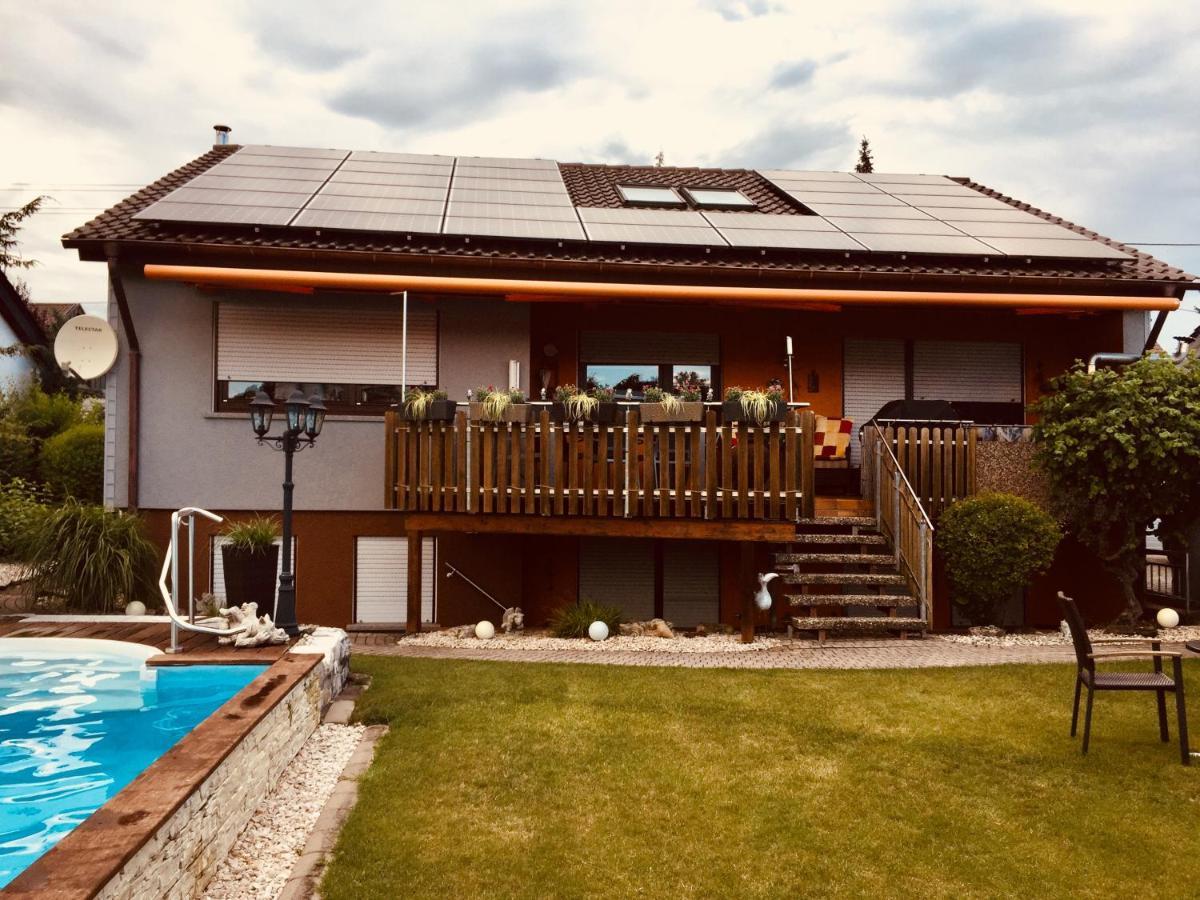 Ferienwohnung Schwarz Sersheim ภายนอก รูปภาพ
