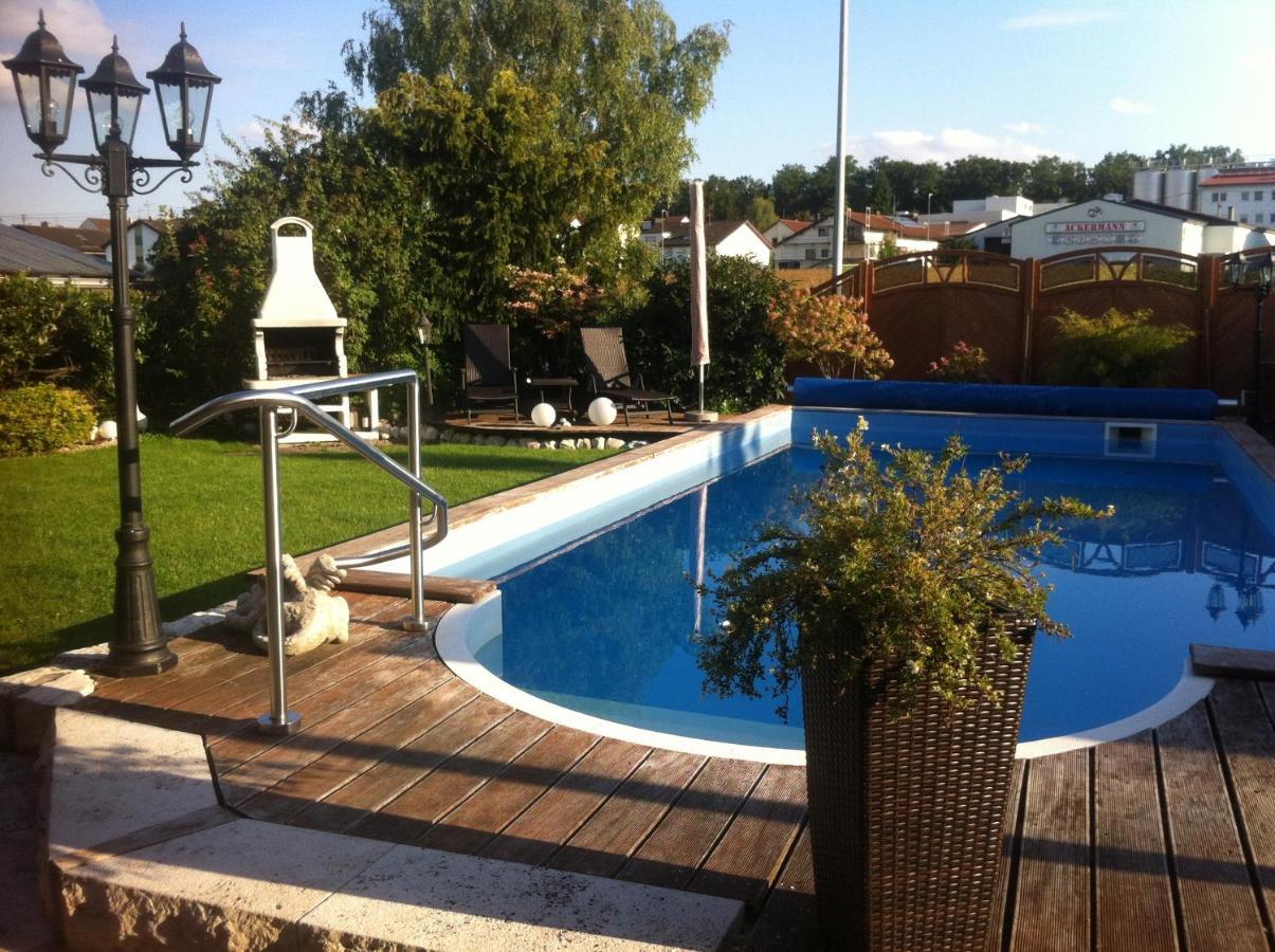 Ferienwohnung Schwarz Sersheim ภายนอก รูปภาพ