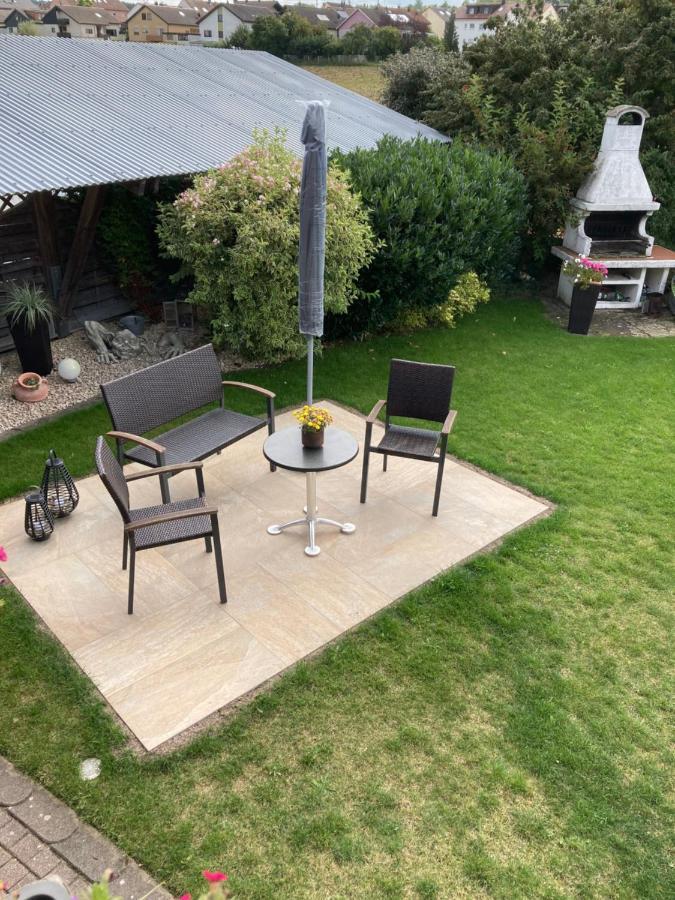 Ferienwohnung Schwarz Sersheim ภายนอก รูปภาพ